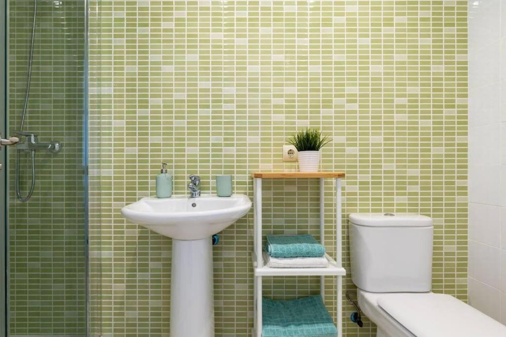 Apartamento Calma Beach Home Torremolinos Bagian luar foto